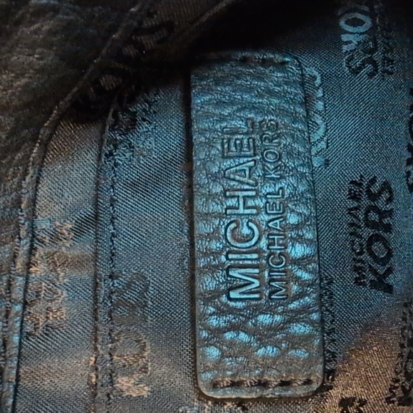 Michael Kors Black and Gold Leather Shoulder Bag - Picture 12 of 13